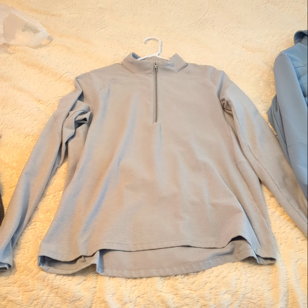 1 gray, 1 blue Lululemon mens large